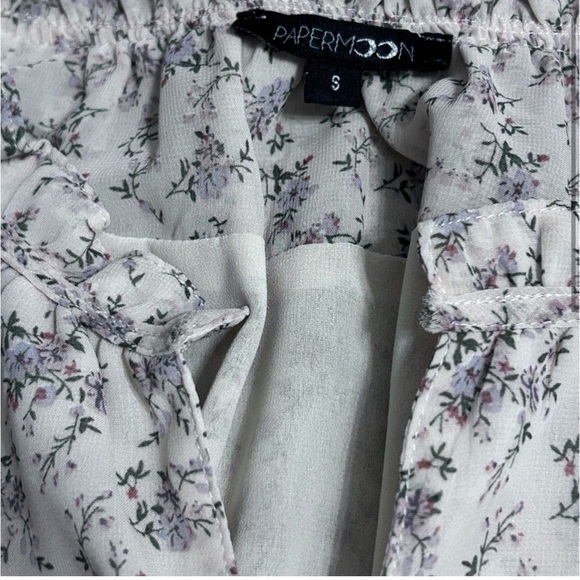 Women's Papermoon Floral A-Line Smocked Waist
Tiered Ruffled Chiffon Mini Dress - Picture 3 of 8